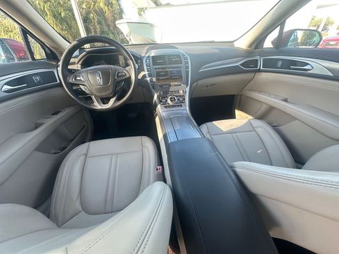 Used 2019 Lincoln MKZ Premiere image 17