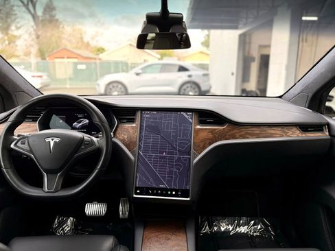 Used 2018 Tesla Model X 100D image 10