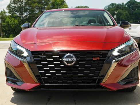 Used 2023 Nissan Altima 2.5 SR AWD/4WD image 16