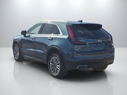 Used 2025 Cadillac XT4 Premium Luxury image 8