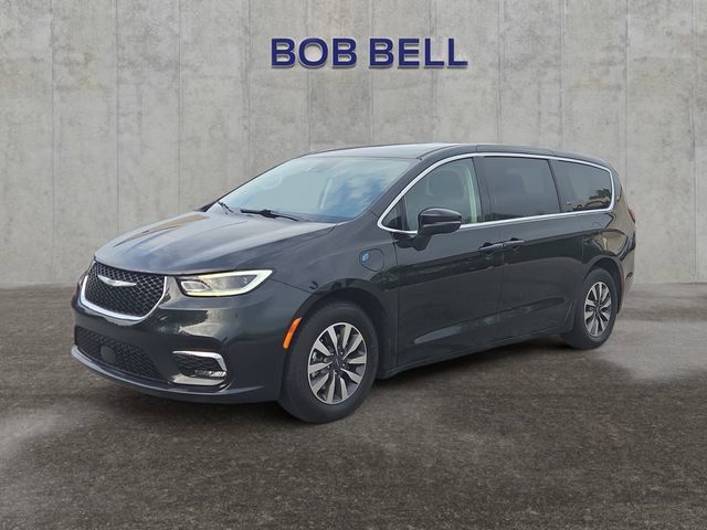 Used 2023 Chrysler Pacifica Touring-L FWD image 1
