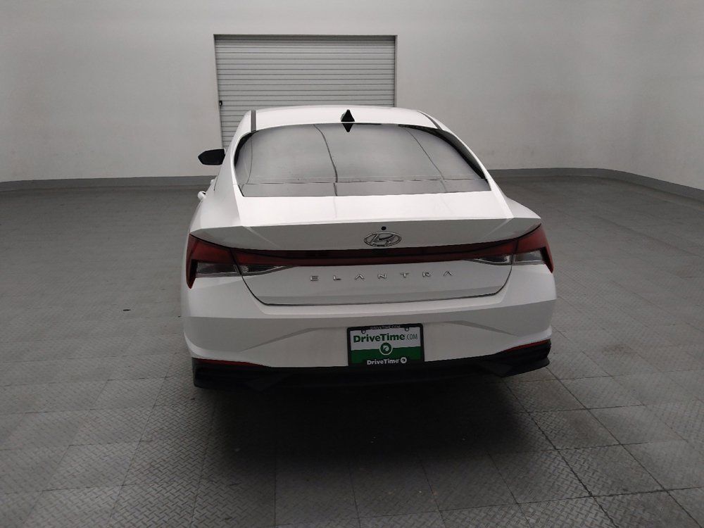 Used 2023 Hyundai Elantra SEL FWD image 6