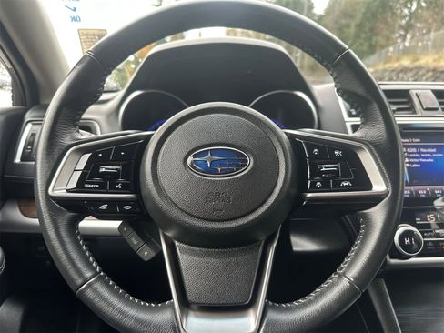 Used 2018 Subaru Outback 3.6R Limited image 16