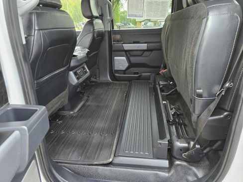 Used 2023 Ford F350 Lariat image 29