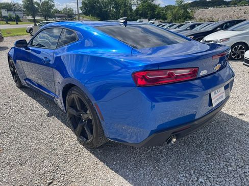 Used 2018 Chevrolet Camaro LT RWD image 4