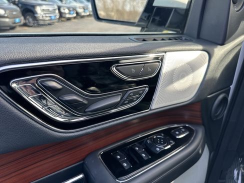 Used 2024 Lincoln Navigator Reserve image 15