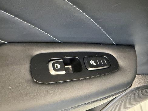 Used 2023 Kia Stinger GT2 image 37