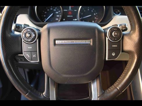 Used 2017 Land Rover Range Rover Sport HSE image 13