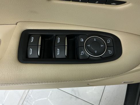 Used 2018 Cadillac XT5 Luxury w/ Driver Awareness Package FWD image 39