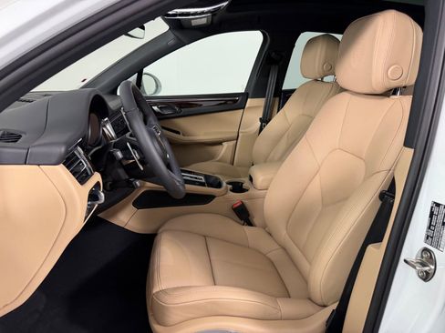 New 2026 Porsche Macan image 5