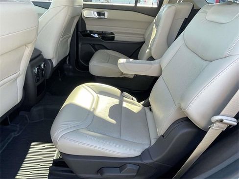 Used 2021 Ford Explorer Platinum w/ Equipment Group 601A image 12