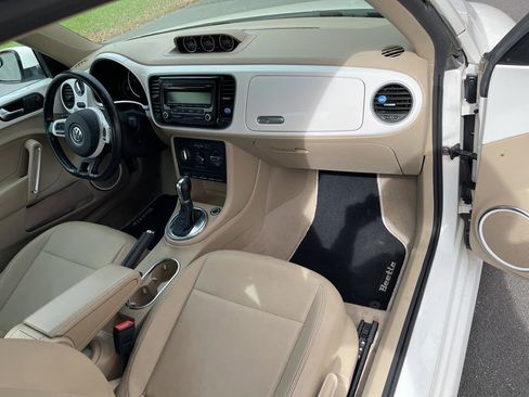 Used 2013 Volkswagen Beetle TDI image 37