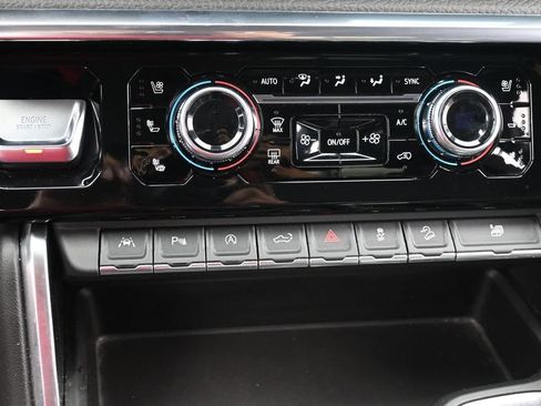 Used 2023 GMC Sierra 1500 Denali AWD/4WD image 12