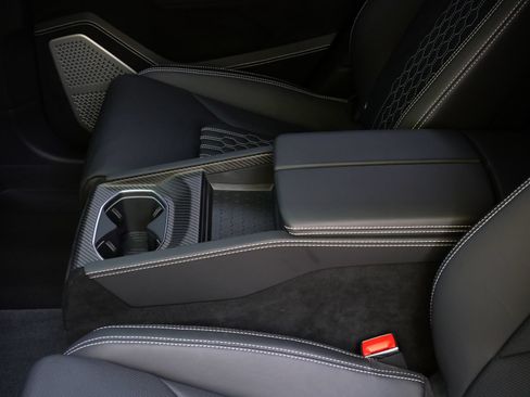 Used 2023 Lamborghini Urus Performante AWD/4WD image 31