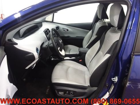 Used 2017 Toyota Prius Two image 10