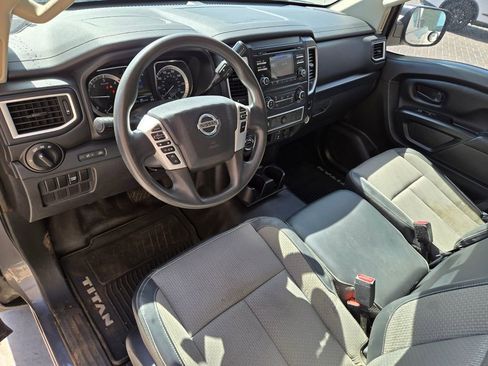 Used 2017 Nissan Titan S AWD/4WD image 7