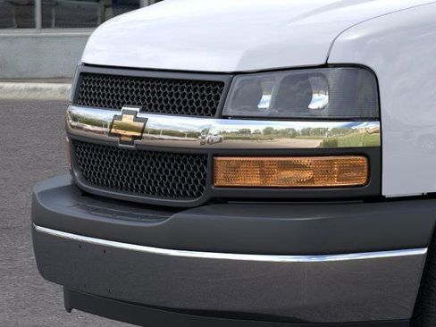 New 2025 Chevrolet Express 3500 w/ Driver Convenience Package image 41