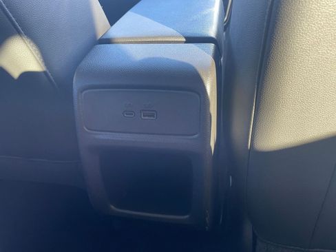 Used 2025 Chevrolet Trax LT image 23