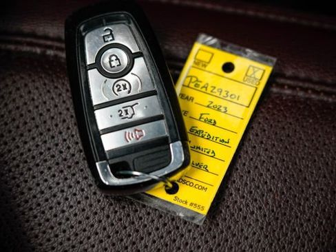 Used 2023 Ford Expedition Limited image 36