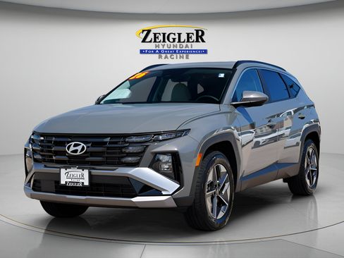 Certified 2026 Hyundai Tucson SEL Plus AWD/4WD image 3