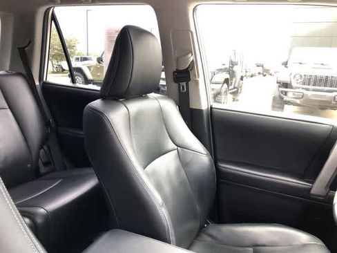 Used 2020 Toyota 4Runner Limited AWD/4WD image 17