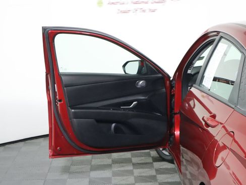 Used 2024 Hyundai Elantra SEL FWD image 19