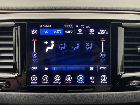 Used 2017 Chrysler Pacifica Touring Plus w/ Tire & Wheel Group FWD image 25