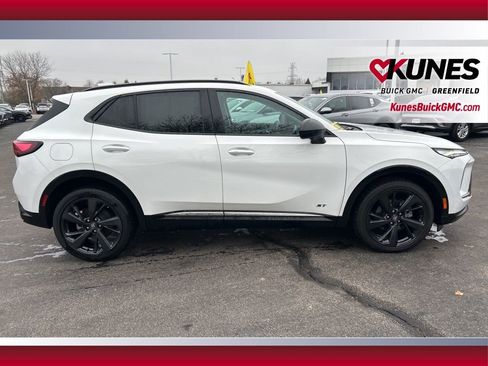 Used 2024 Buick Envision Sport Touring image 4