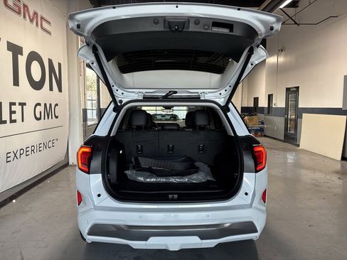 New 2026 GMC Terrain Denali w/ LPO, Floor Liner Package image 31