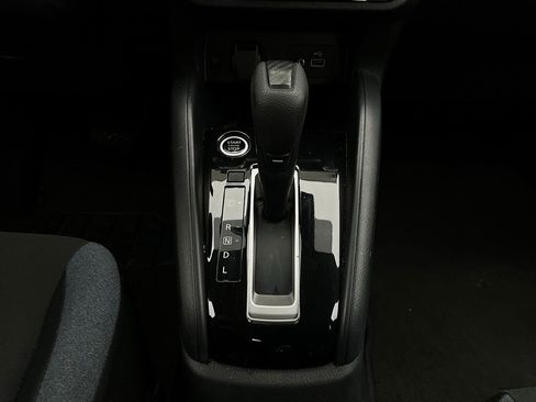 Used 2025 Nissan Versa SV image 21