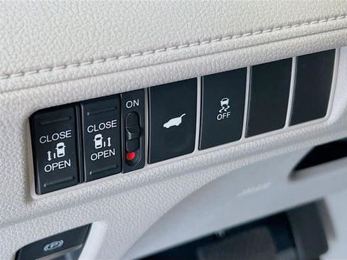 Used 2025 Honda Odyssey EX-L image 15