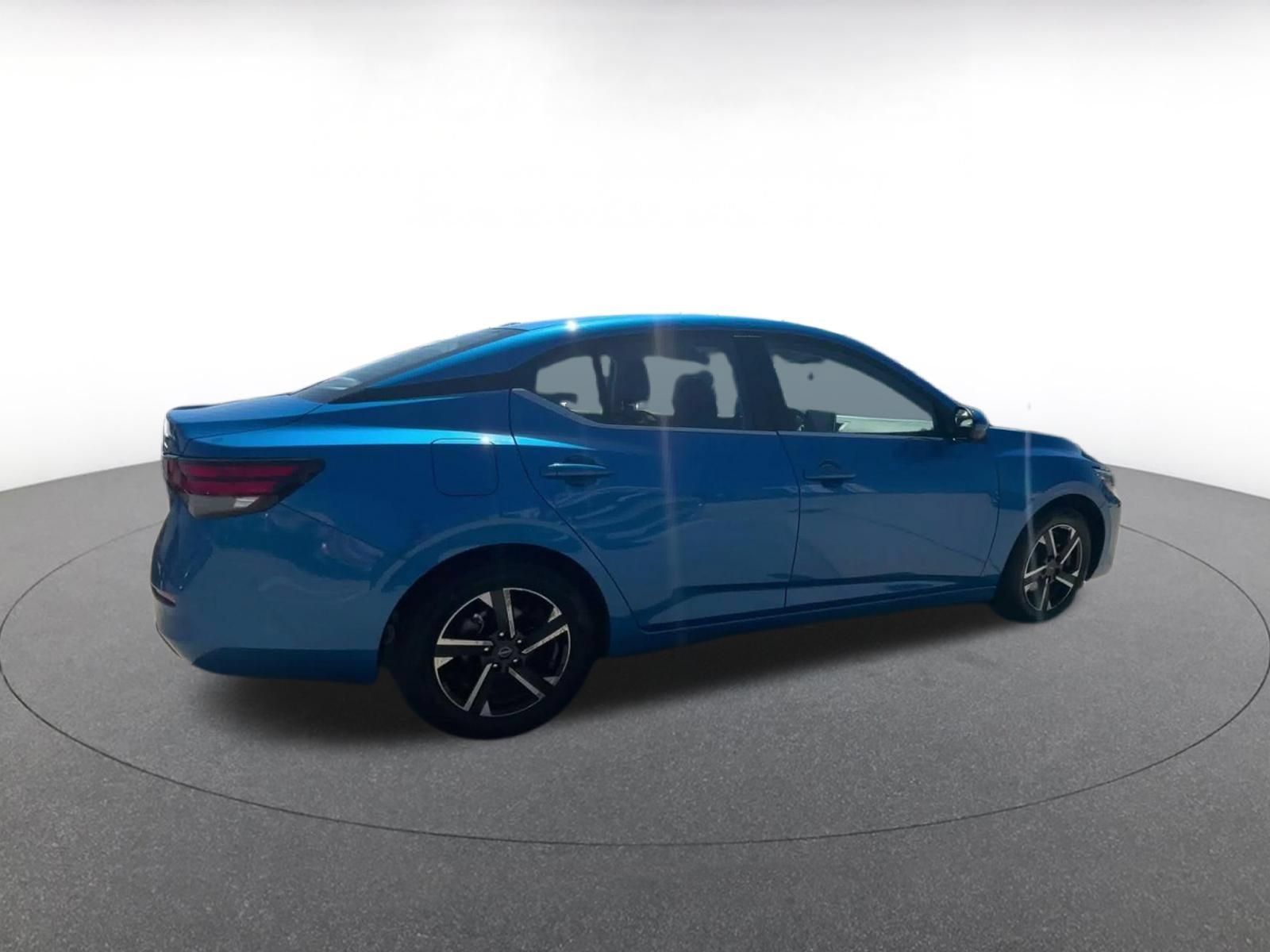 Used 2025 Nissan Sentra SV FWD image 14