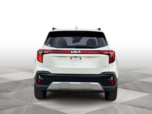 Used 2025 Kia Seltos EX AWD/4WD image 7
