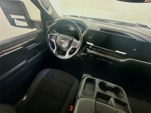 Used 2024 Chevrolet Silverado 2500 LT image 9