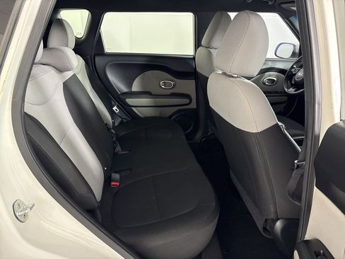 Used 2015 Kia Soul image 32