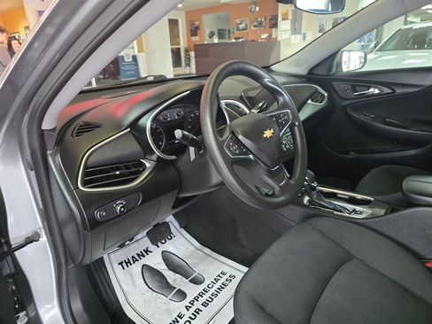 Used 2025 Chevrolet Malibu LT image 8