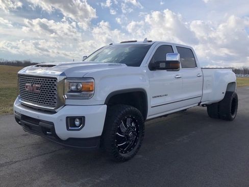 Used 2017 GMC Sierra 3500 Denali w/ Duramax Plus Package image 3