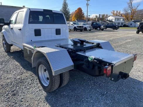 Used 2024 RAM 4500 SLT w/ Quick Order Package 2YG SLT image 21