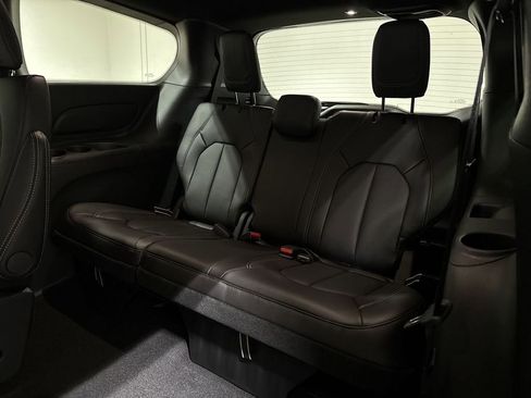 New 2026 Chrysler Pacifica Select image 29