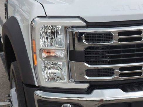 New 2025 Ford F450 XL w/ XL Chrome Package image 9
