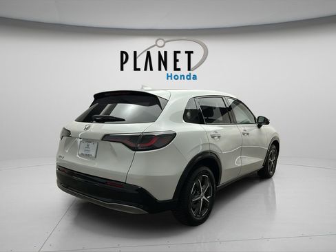 Certified 2024 Honda HR-V EX-L image 4