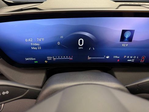 Used 2025 Buick Enclave Preferred AWD/4WD image 16