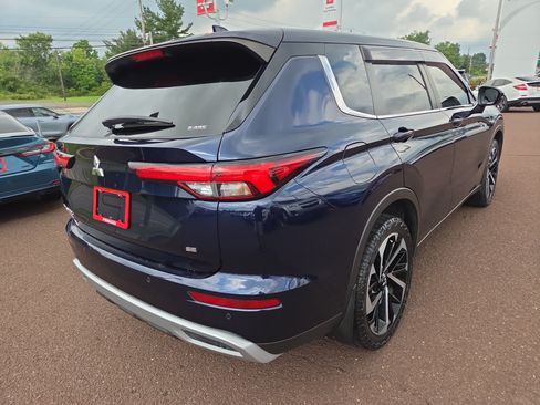 Used 2024 Mitsubishi Outlander SE Black Edition AWD/4WD image 3