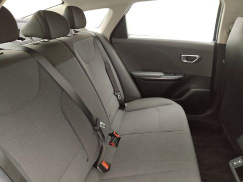 Used 2025 Kia K4 FWD image 19
