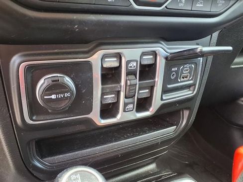 Used 2021 Jeep Gladiator Willys image 18