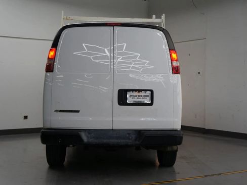 Used 2018 Chevrolet Express 3500 image 34