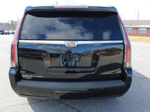 Used 2020 Cadillac Escalade Premium Luxury image 8