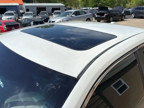 Used 2015 Toyota Camry XLE image 17