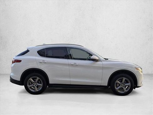 Used 2021 Alfa Romeo Stelvio Sprint image 4