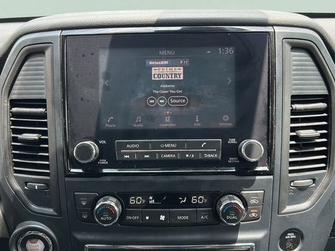 Used 2023 Nissan Titan SV w/ SV Convenience Package RWD image 21